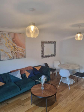 Cozy urban retreat in 2-bed home
